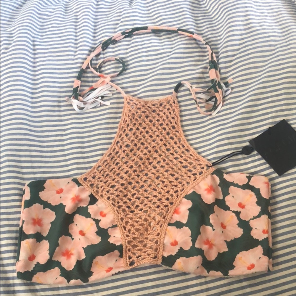 NWT Acacia Panama Top